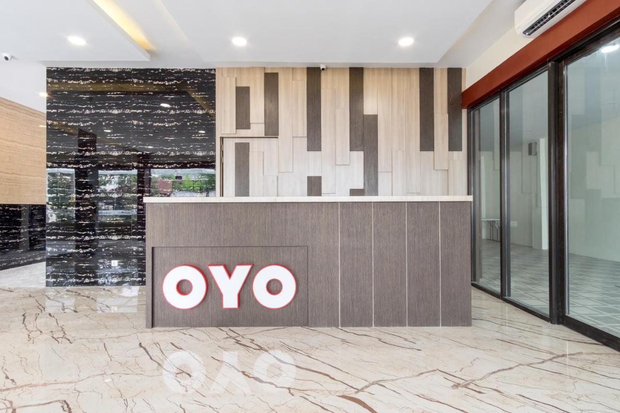 Oyo 727 Merlion Hotel Medan Kültér fotó