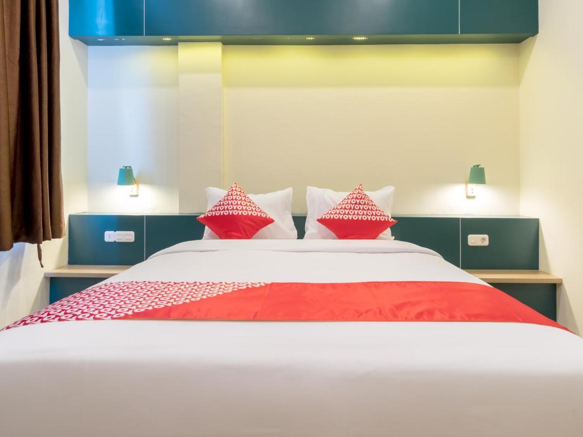 Oyo 727 Merlion Hotel Medan Kültér fotó