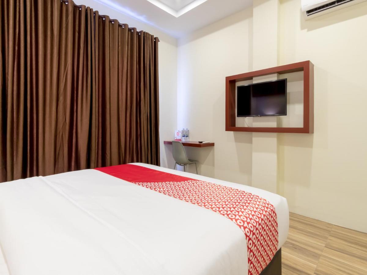 Oyo 727 Merlion Hotel Medan Kültér fotó