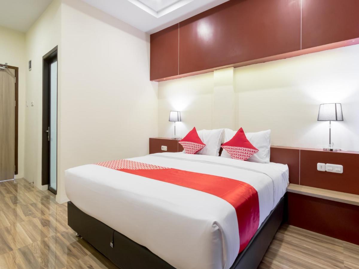 Oyo 727 Merlion Hotel Medan Kültér fotó
