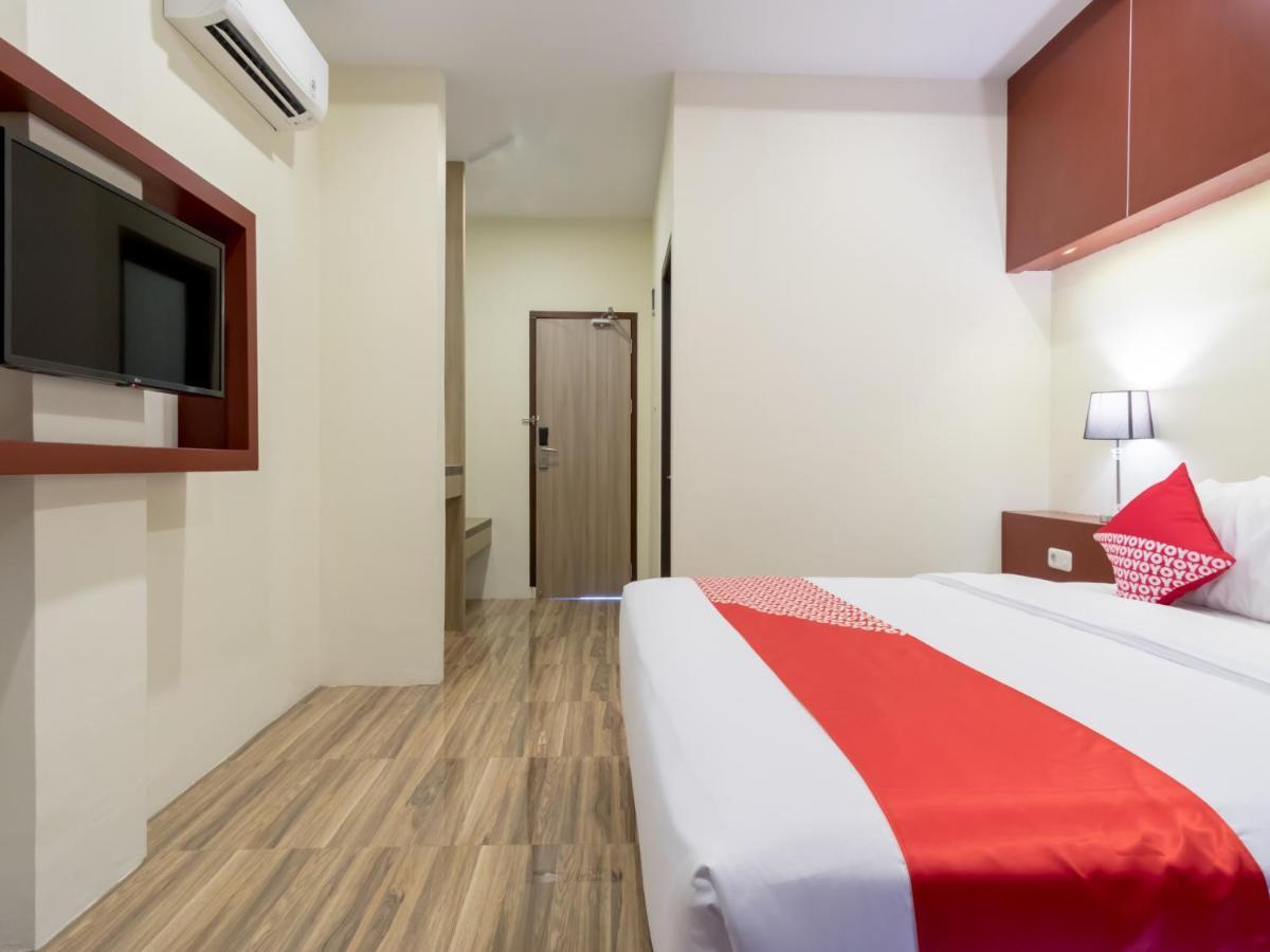 Oyo 727 Merlion Hotel Medan Kültér fotó
