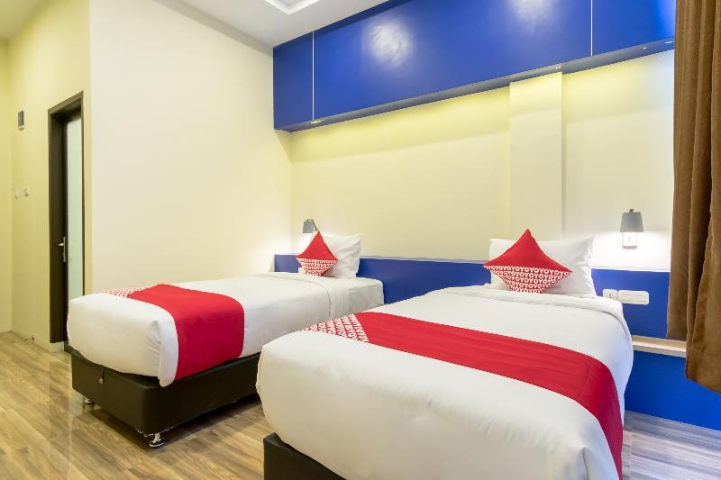 Oyo 727 Merlion Hotel Medan Kültér fotó