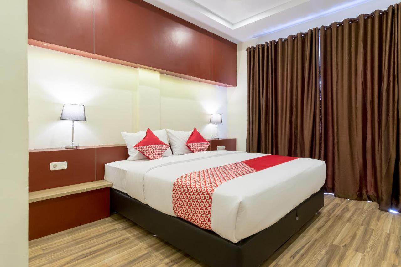 Oyo 727 Merlion Hotel Medan Kültér fotó